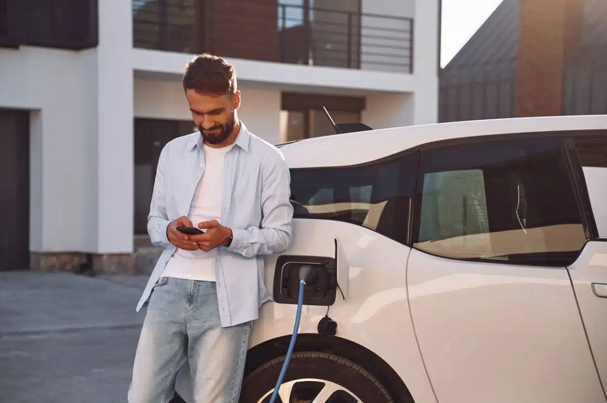 Voitures hybrides versus voitures électriques