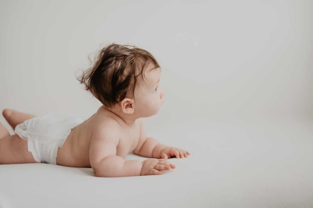 bébé  couche