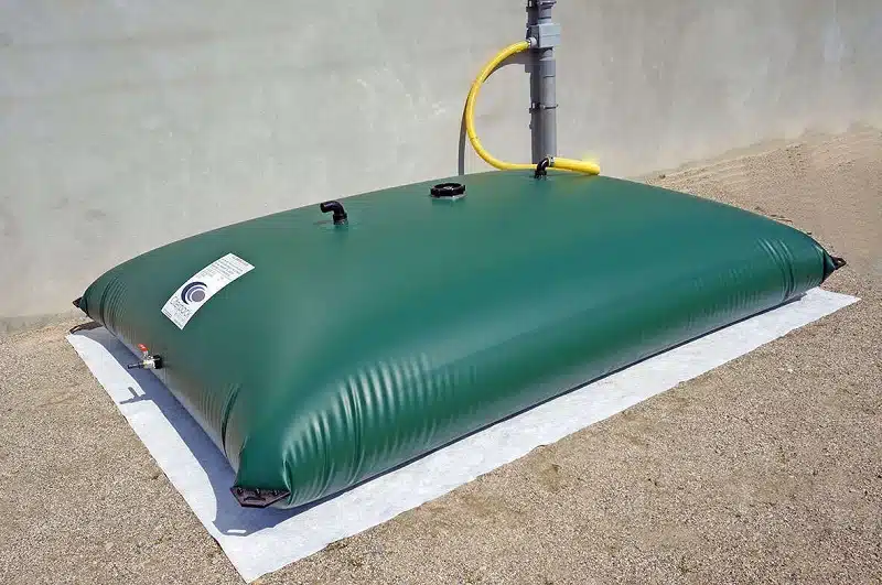 Comment installer votre propre système de récupération d'eau de pluie avec une citerne souple