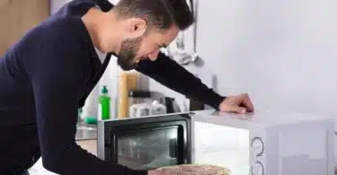 Cuisson express la méthode infaillible pour une pizza surgelée en quelques minutes