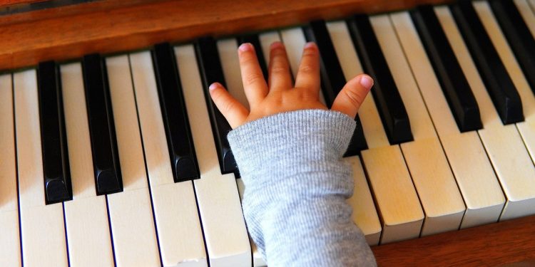 Rentrée scolaire : quel instrument de musique choisir pour débuter ?
